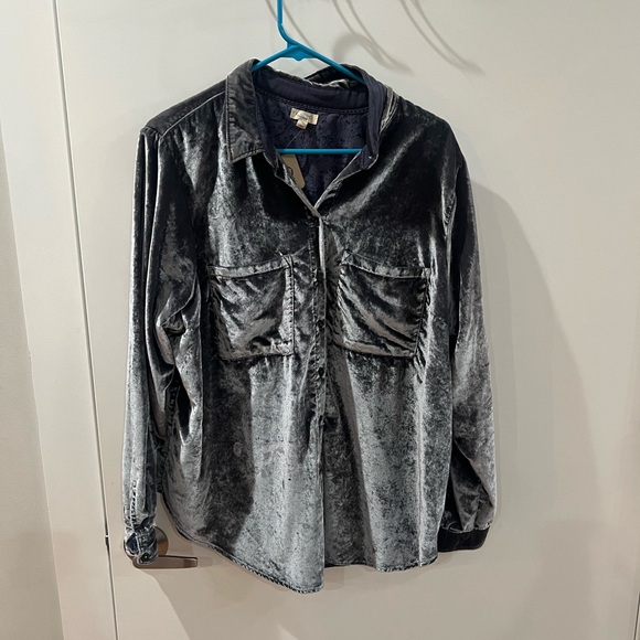 The Hadley Relaxed Buttondown Shirt by Pilcro: Velvet Edition - Picture 3 of 3